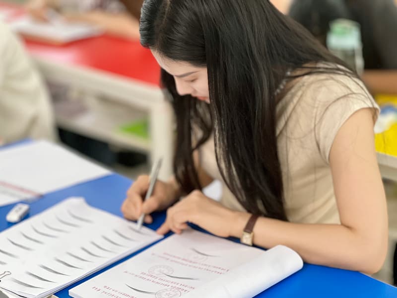 济宁美开乐职业培训学校美甲专业  点亮指尖艺术，开启璀璨未来